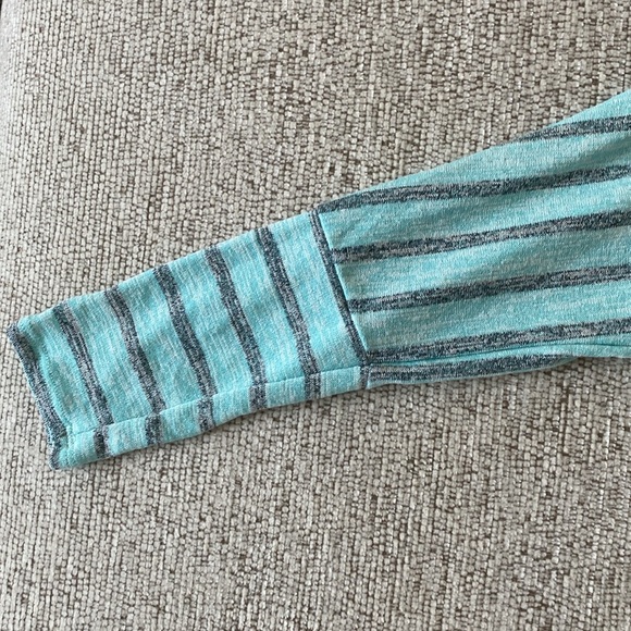 143 Story by Line Up, long sleeve, dolman style with front tie. - Picture 4 of 6